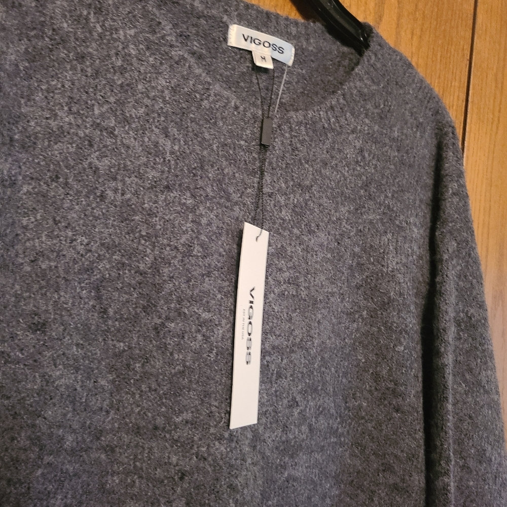 Vigoss Women's Sweater Size Medium